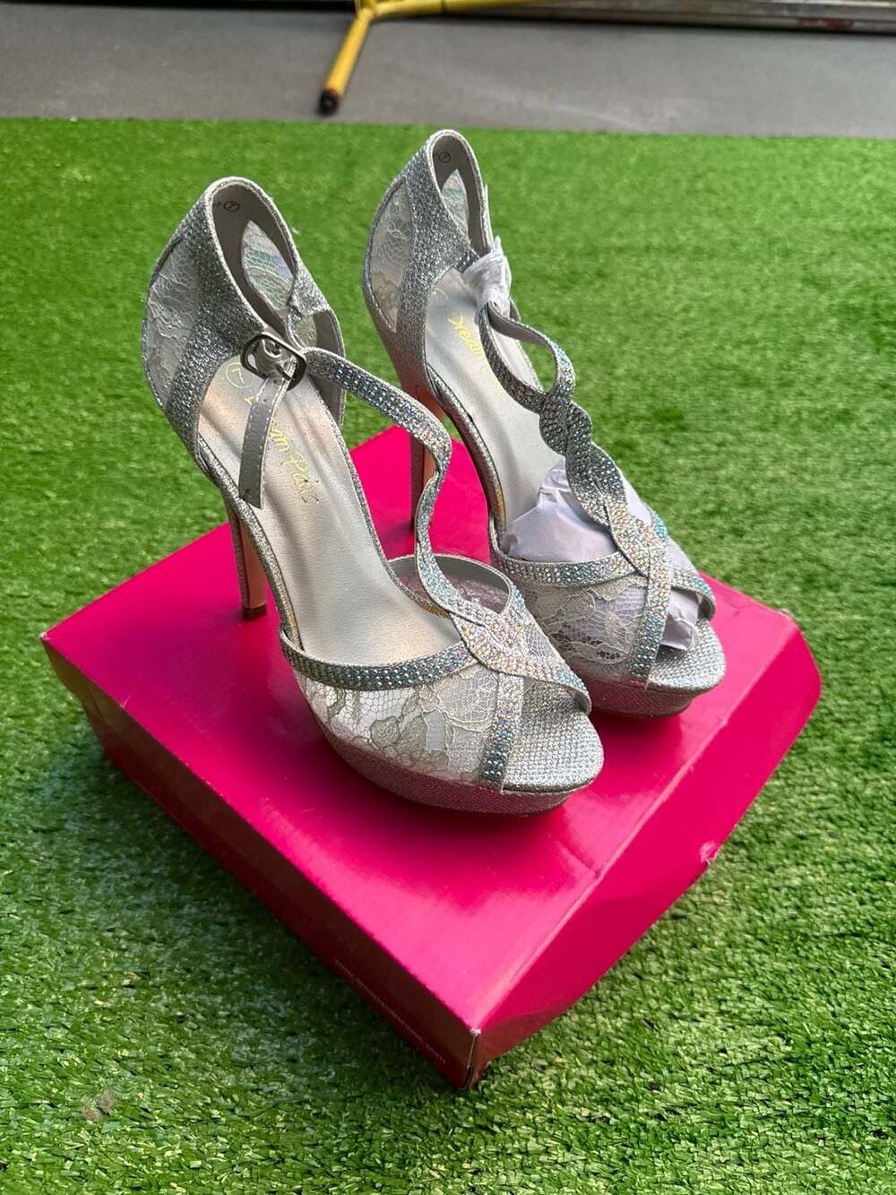 Dream Pairs SWAN-16 Silver Rhinestone Lace Platform Peep Toe Heels Size 7
